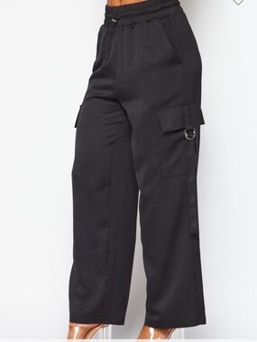 Wide Leg Cargo Pants in Black
